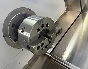Turret CNC lathe chuck
