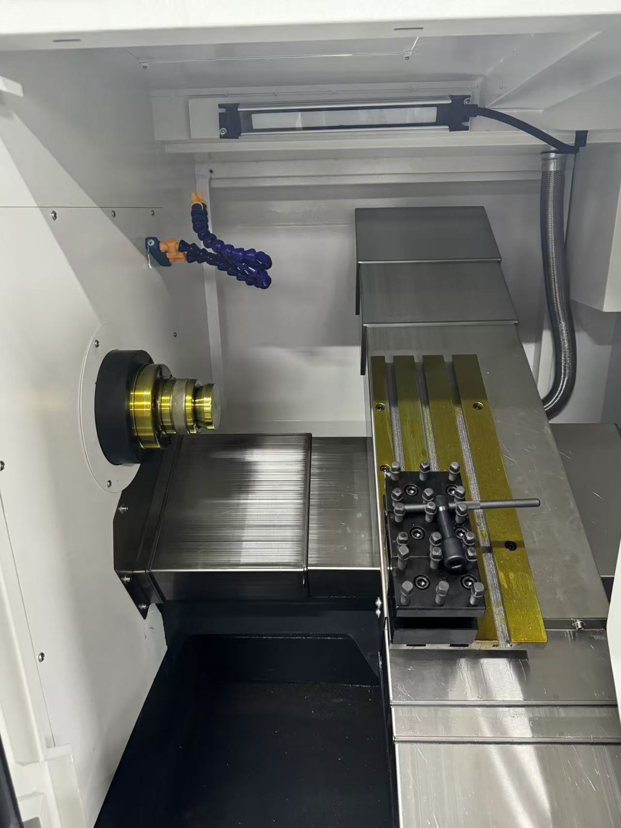 YL-46 Slant Bed CNC Lathe - Image 4